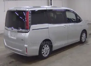 Toyota Noah 1.8 FWD Hybrid (7 seater) 2018 Silver