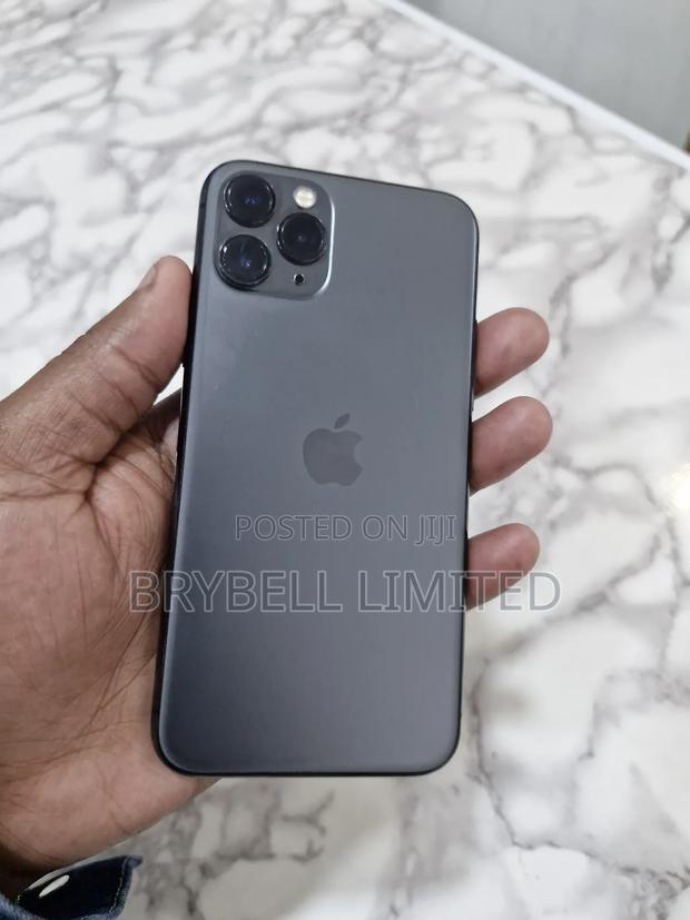 Apple iPhone 11 Pro 256 GB Gray - main view