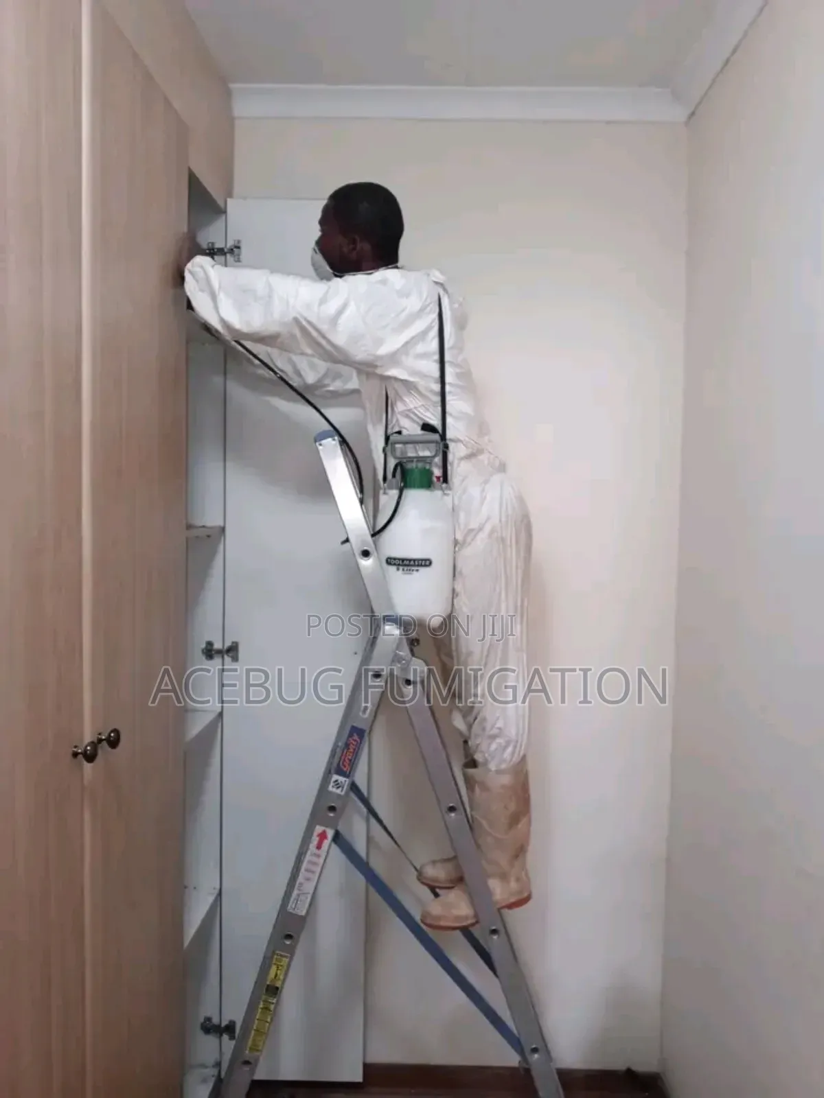 Bedbugs/Cockroach Control.