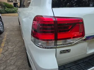 Landcruiser  200 Series 2018 Taillights
