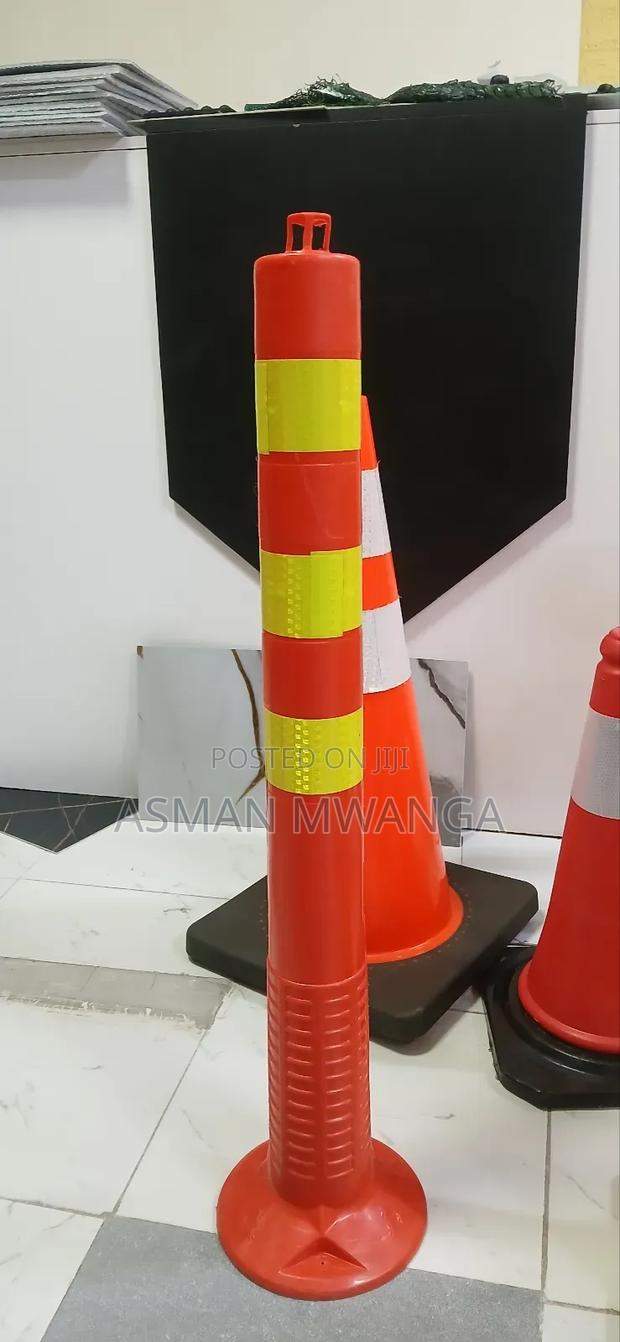High Quality Roadside Light Pe Warning Posts - thumbnail 2