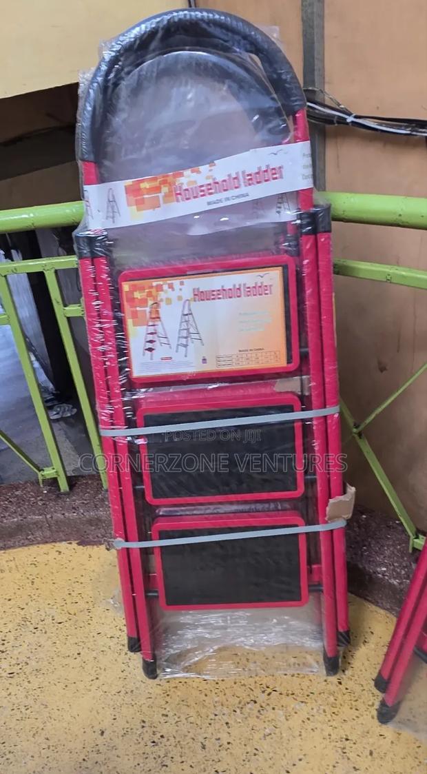 3 Step Ladder / Step Ladder - main view