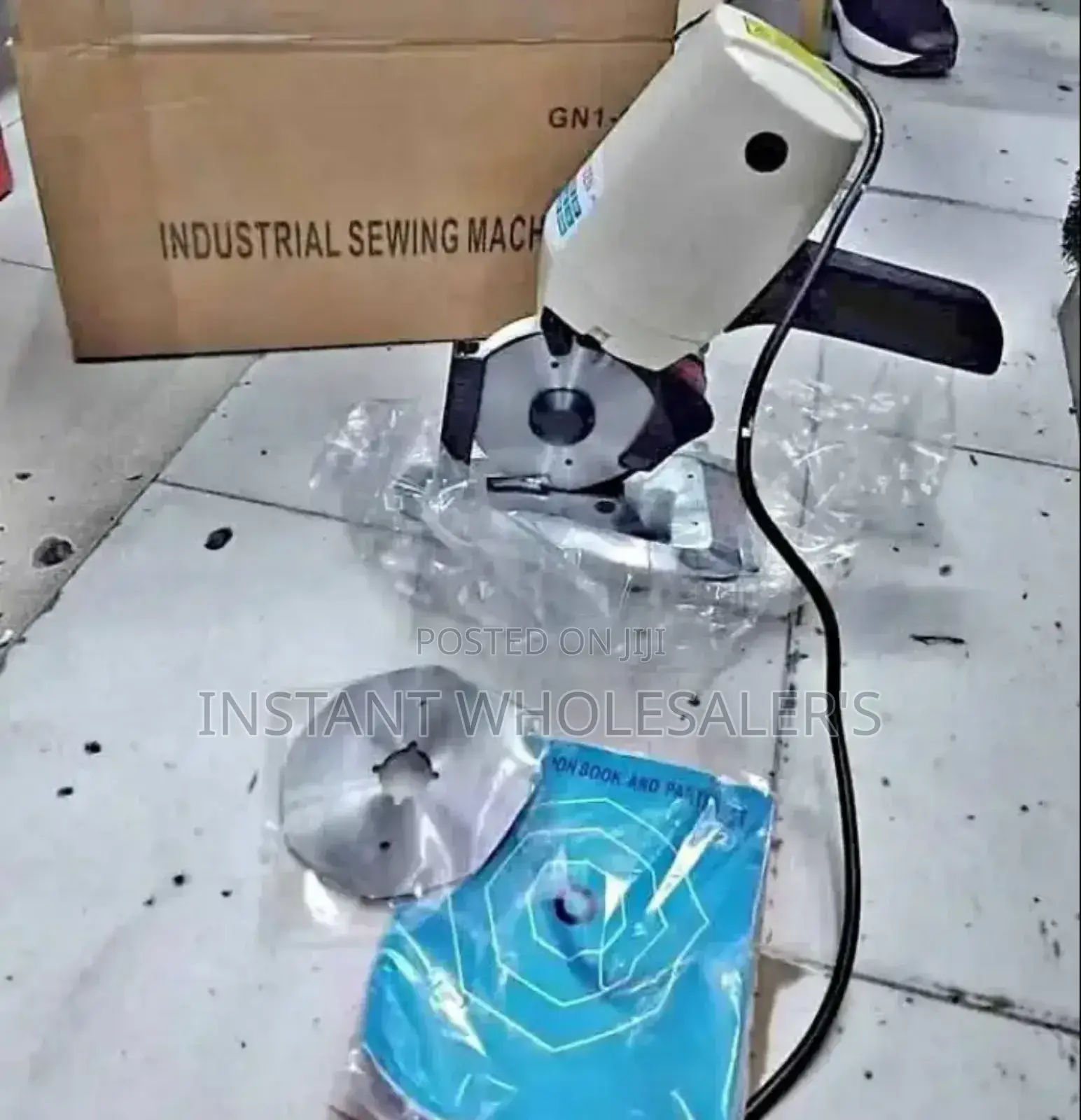Clothes Cutting Machine
