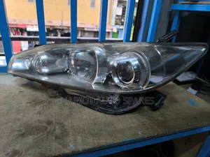 Toyota Wish 2010 Headlight Xenon Available