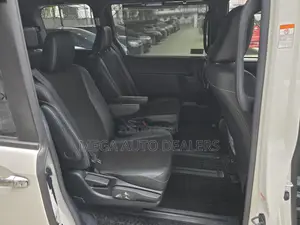 Toyota Noah 2018 White