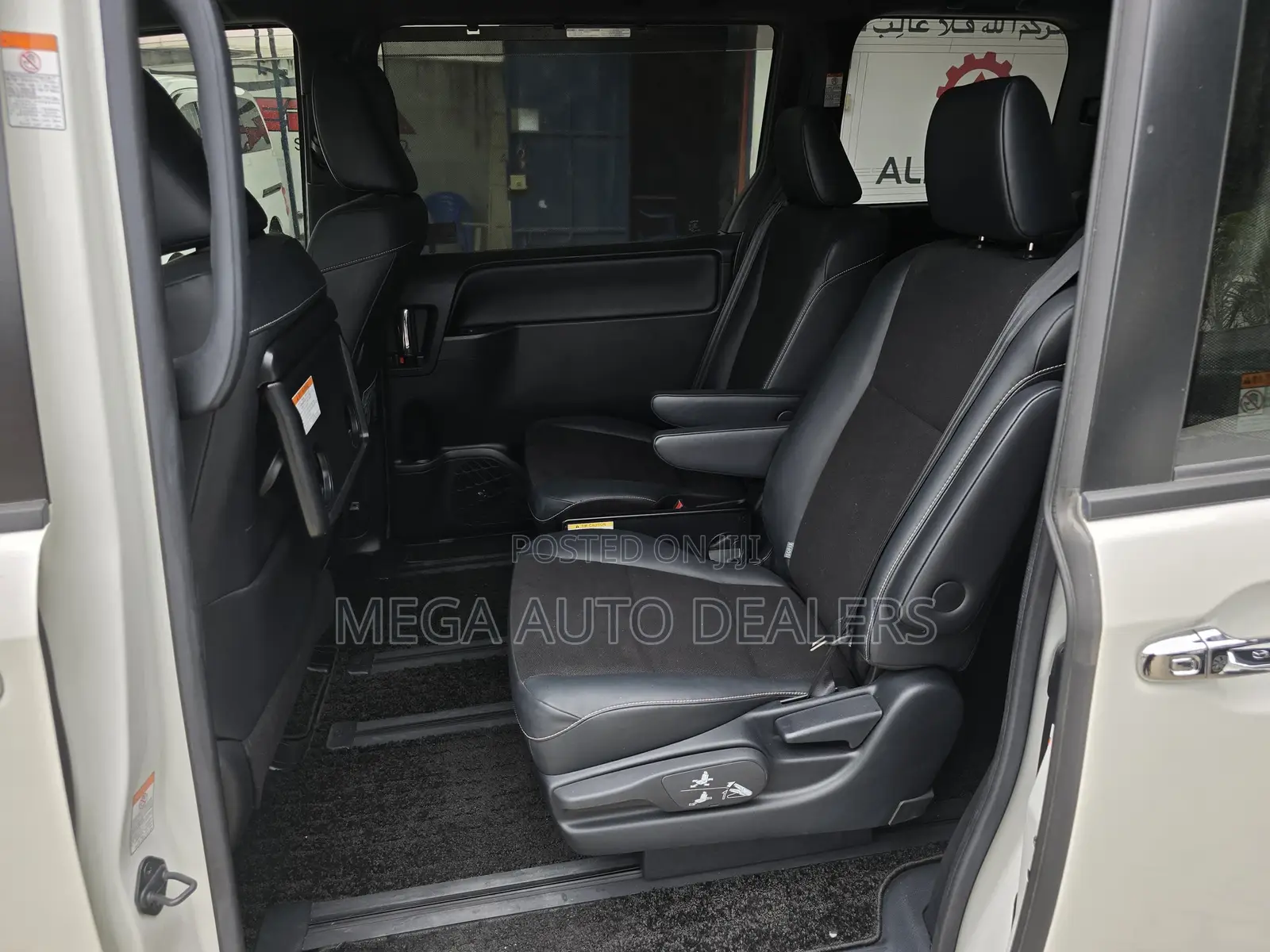 Toyota Noah 2018 White