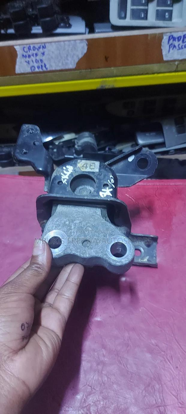 Engine Mounting 2zr/3zr Premio