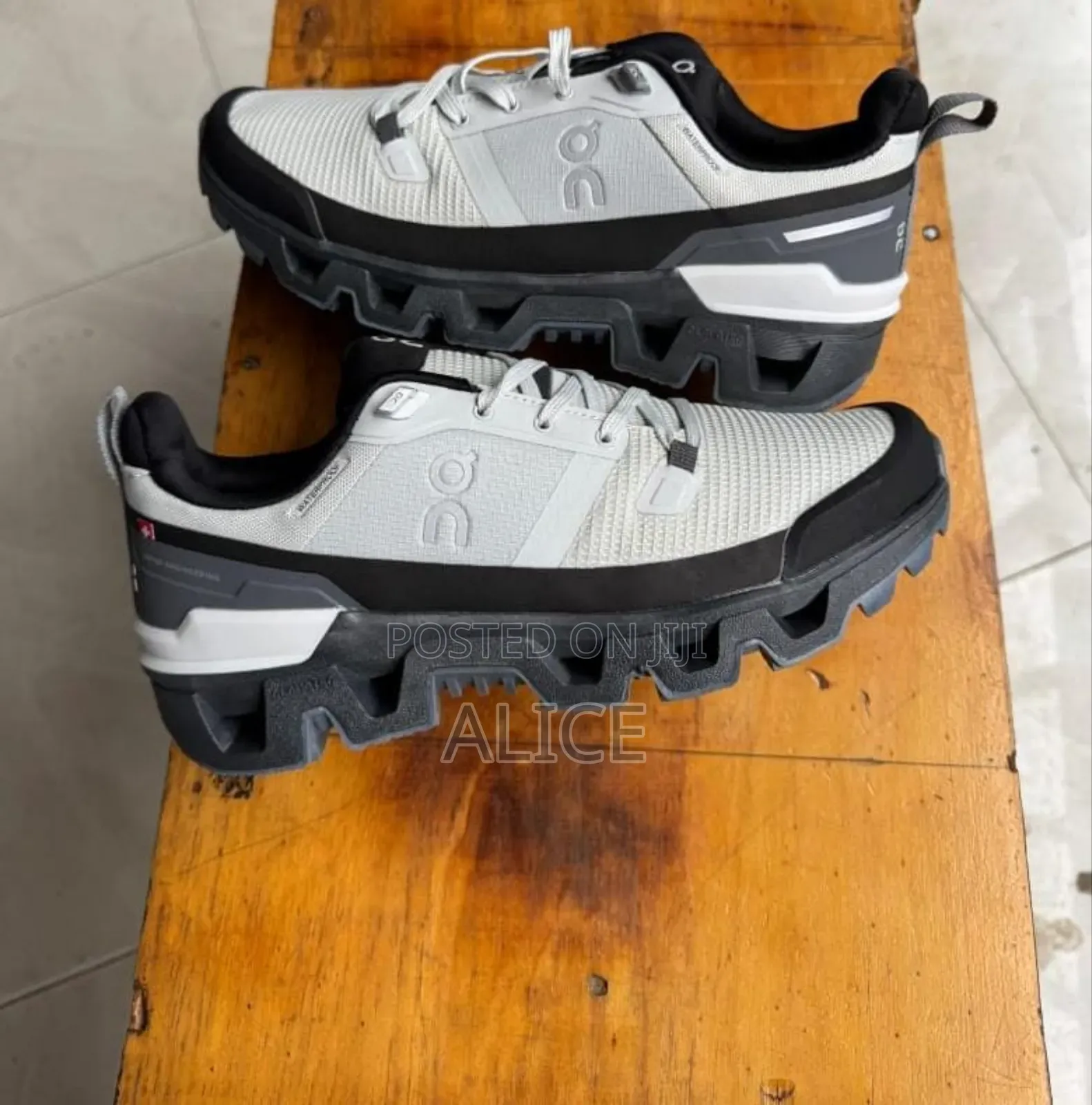 Qc Sneakers