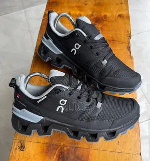 Qc Sneakers