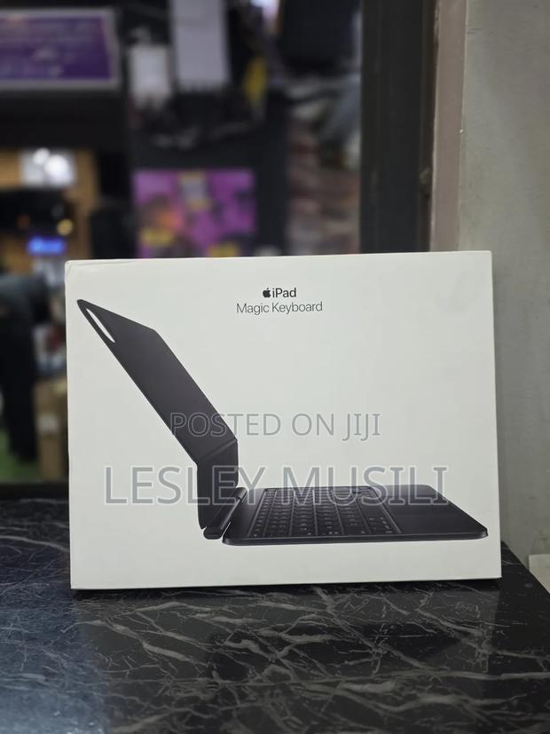 iPad Pro 11" Magic Keyboard (M4)Black - main view