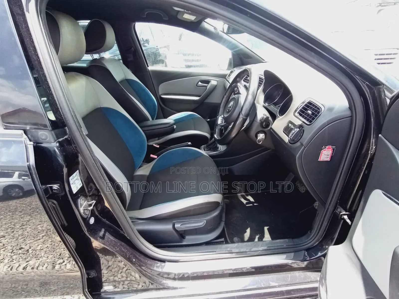 Volkswagen Polo 2015 Black