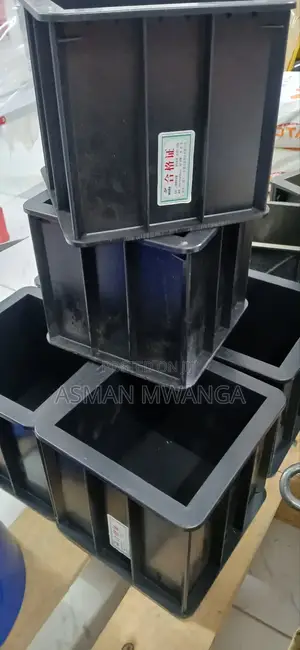 Quality Cube Moulds (Plastic)