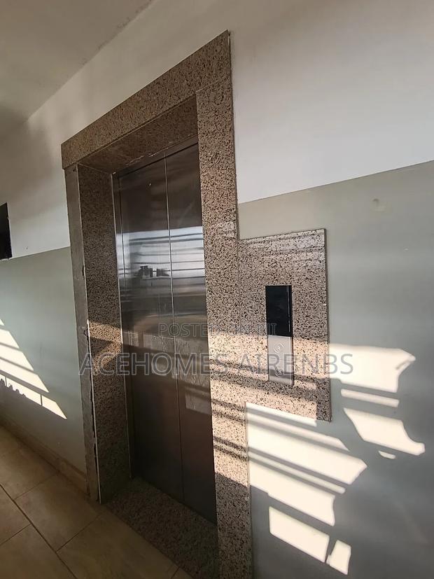 Luxe Studio With Lift and Parking - thumbnail 14