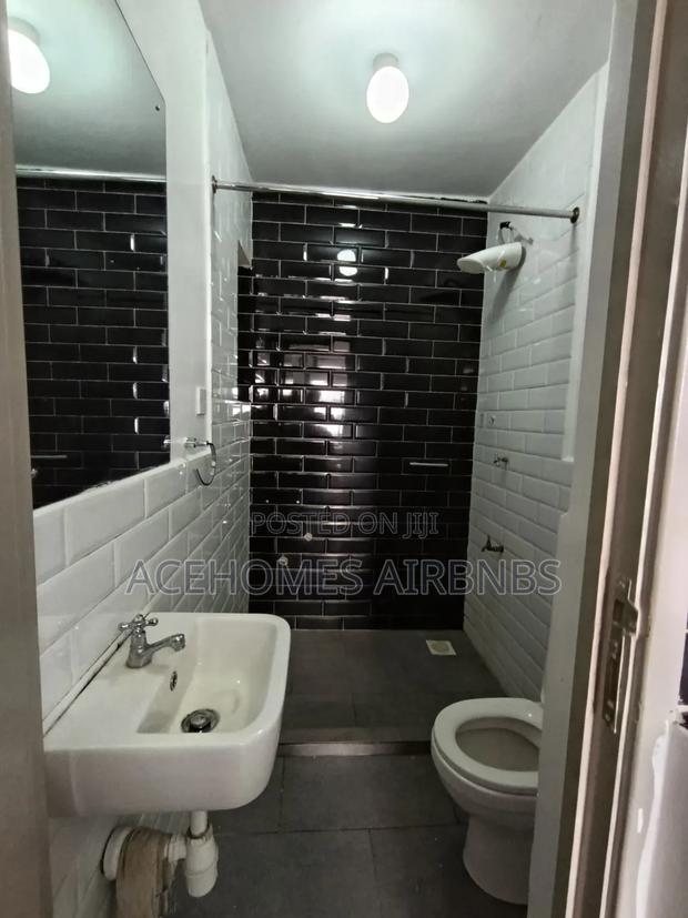 Luxe Studio With Lift and Parking - thumbnail 18