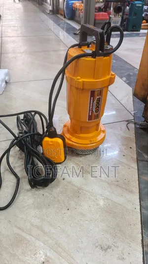 Ingco 0.75hp Submersible Pump500w/25m Head,117l P/Min