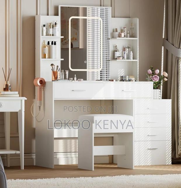 Dressing Table : Vanity Dressing Table With Led Illumination - thumbnail 2