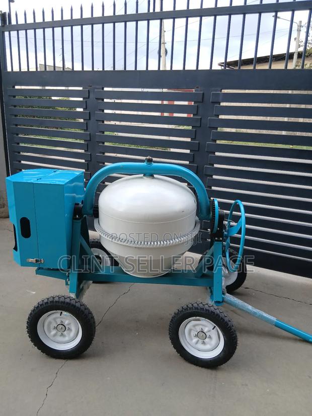 Portable Concrete Mixer - thumbnail 2