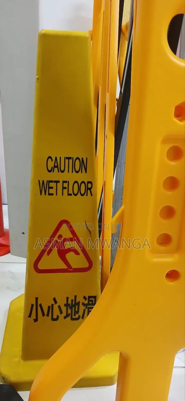 Caution Sign - thumbnail 3
