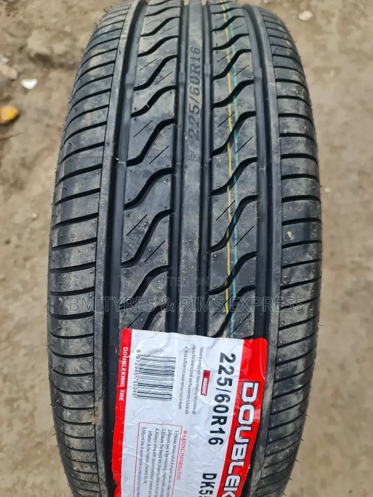 225 /60 R16 Doubleking Tyres (Dk558).