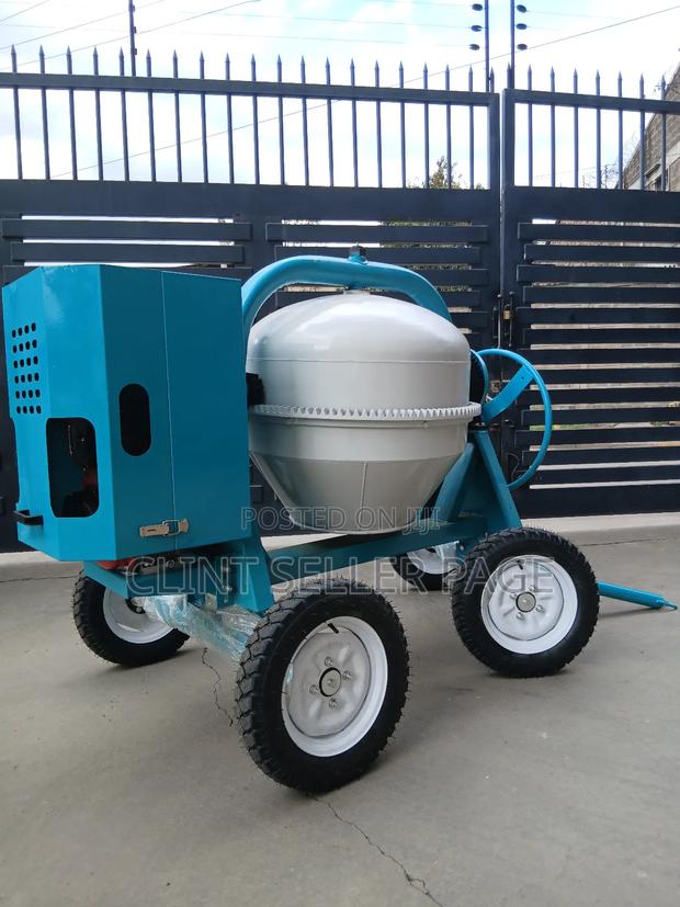 Mobile Concrete Mixer / Aico Japan