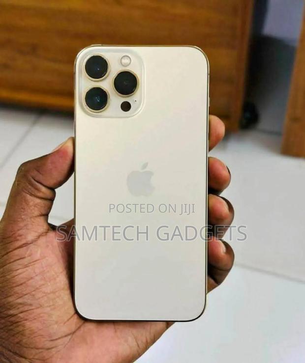 Apple iPhone 12 Pro Max 128 GB Gold - main view