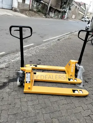 Narrow Base Hand Pallet Truck