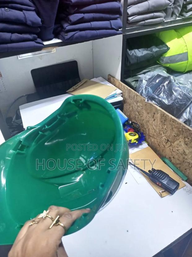 Green Heavy Duty Helmets Very Durable - thumbnail 3