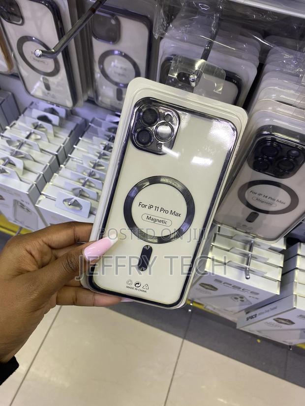 Python Magnetic Clear for iPhone 11 Pro Max Electroplated Case - main view