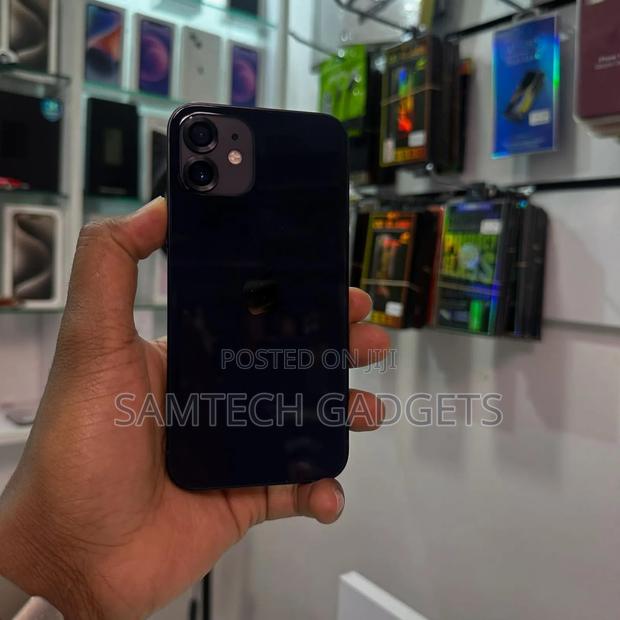 Apple iPhone 12 128 GB Black - main view