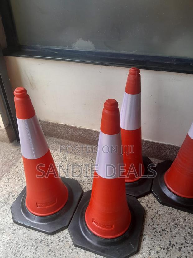 Traffic Cone - thumbnail 3