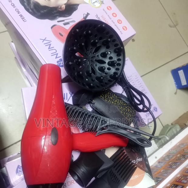Nunix Blow Dryer - thumbnail 3