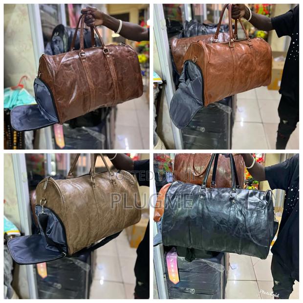 High Quality Leather Duffel Duffle Bag With a Shoe Compartment