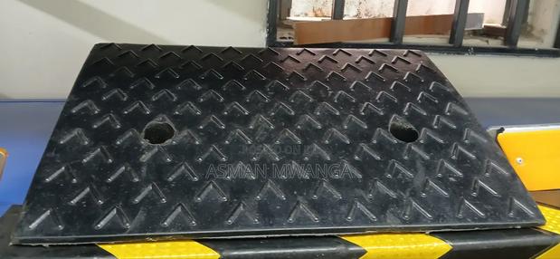 Vehicles Positioning Wheel Chocks - main view