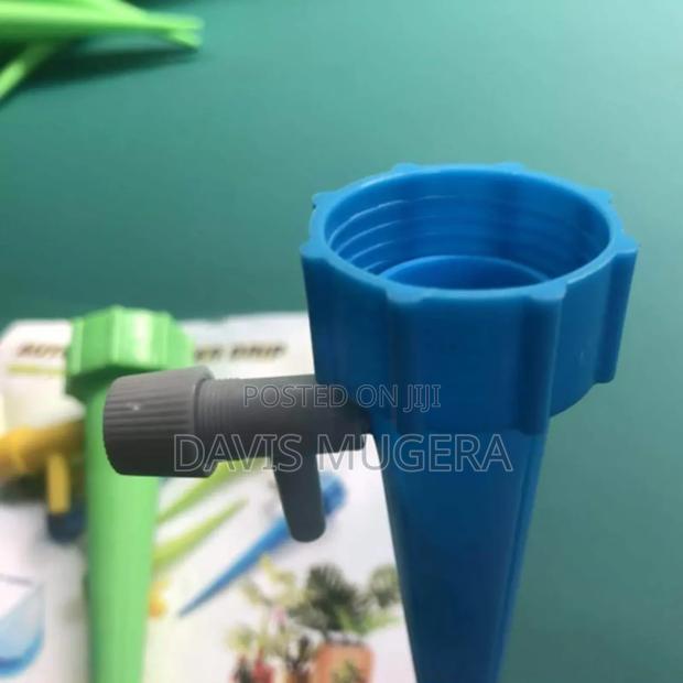 Automatic Drippers Plant Watering Spikes for Indoor Outdoor Use-10pc - thumbnail 2