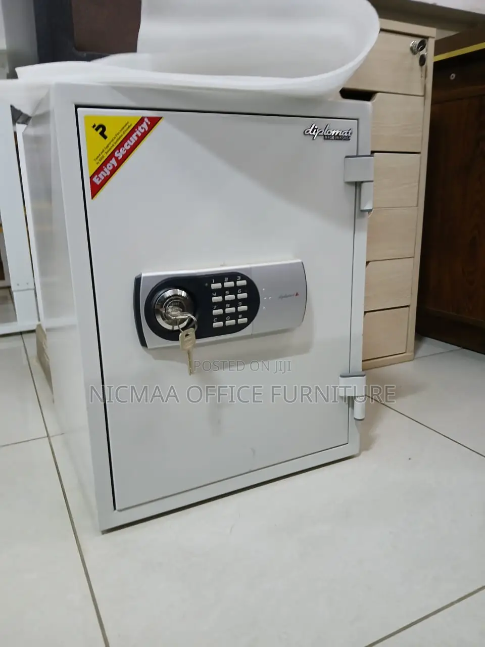 Diplomat Digital Safe
