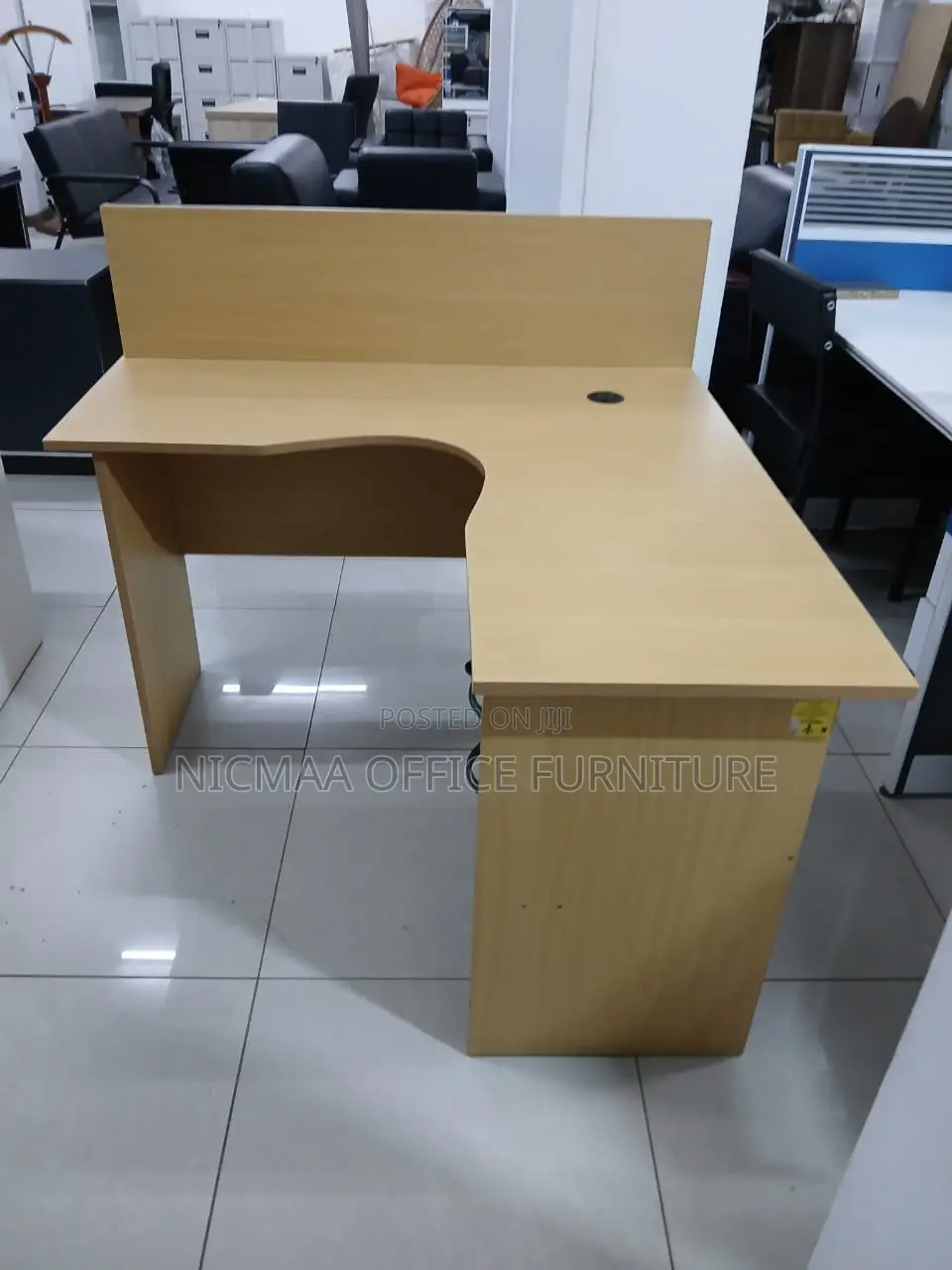 Stylish, Spacious Ergonomically Designed Desk