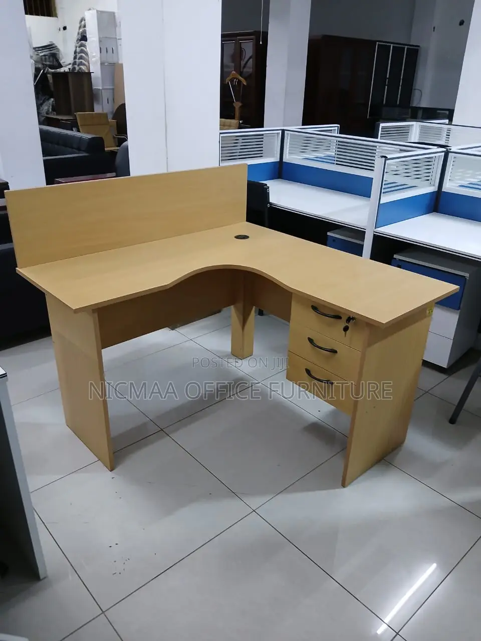 Stylish, Spacious Ergonomically Designed Desk