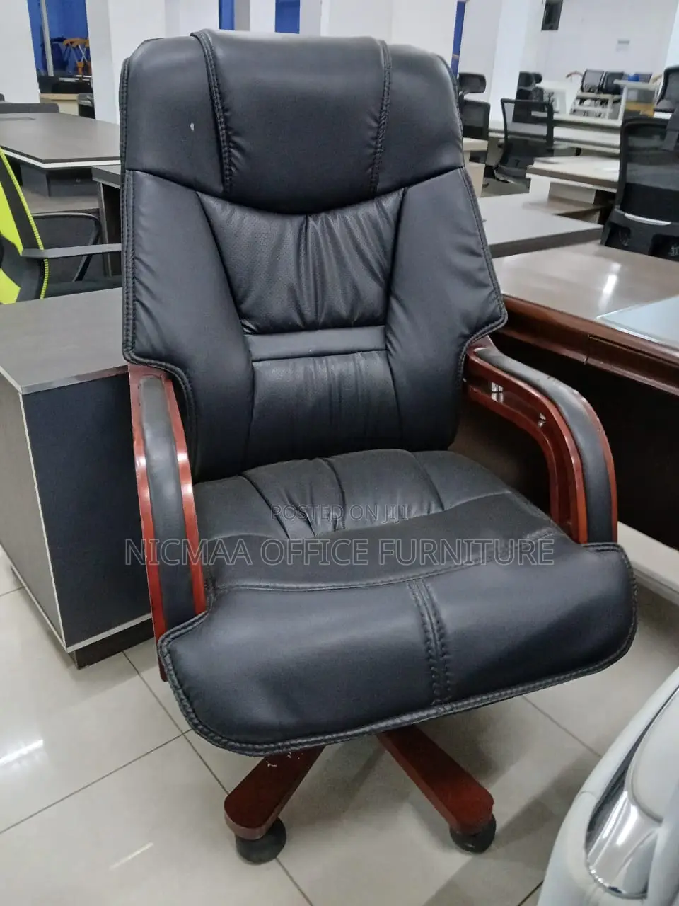Premium Comfort Timeless Elegance Executive Seat