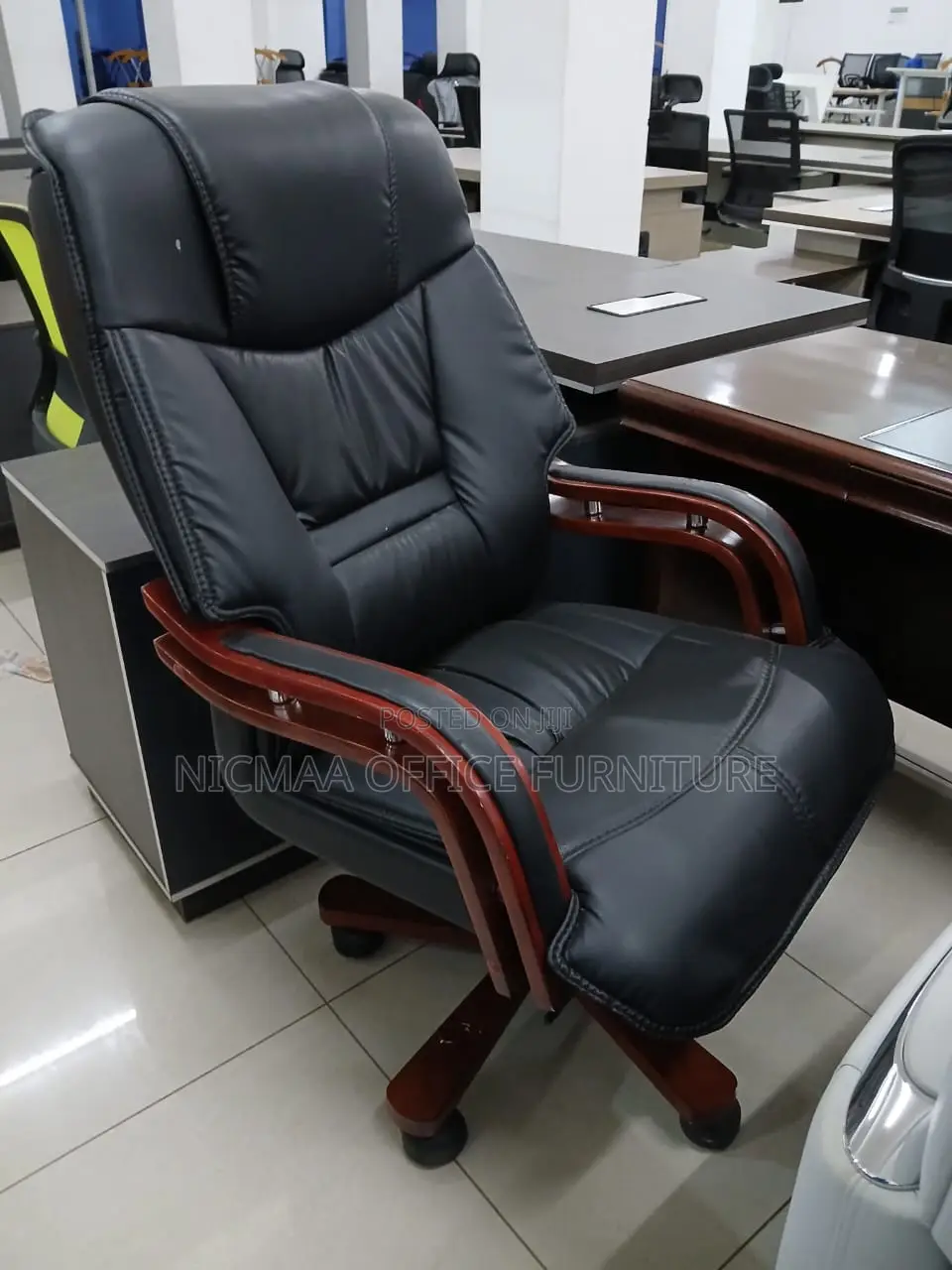 Premium Comfort Timeless Elegance Executive Seat