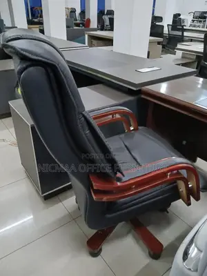 Premium Comfort Timeless Elegance Executive Seat