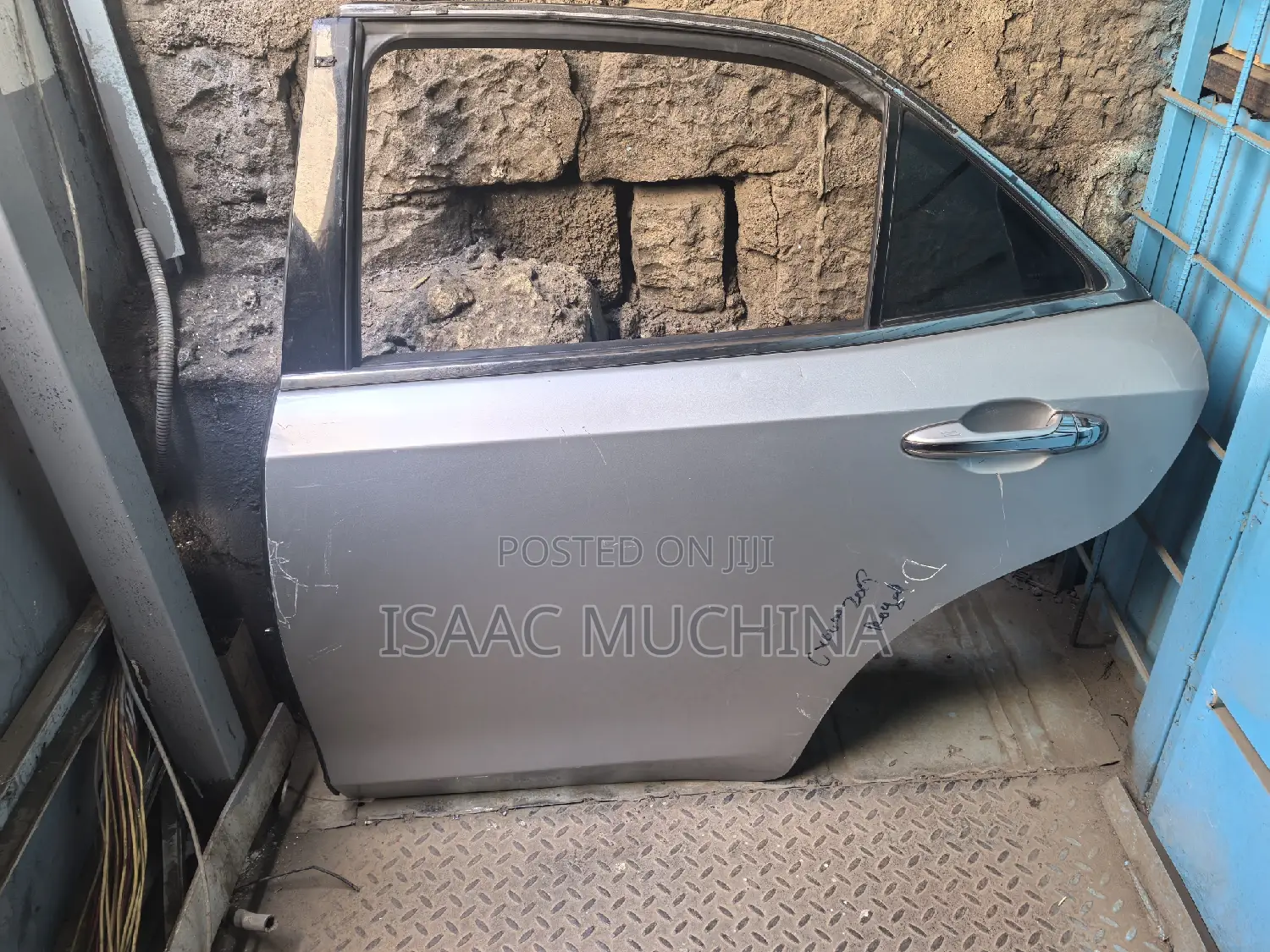 Crown 2016 Rear Door