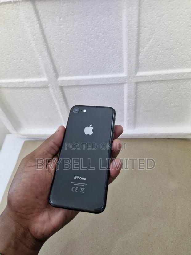 Apple iPhone 8 128 GB Black - thumbnail 2