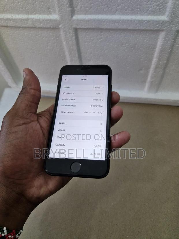 Apple iPhone SE 64 GB Black - thumbnail 3