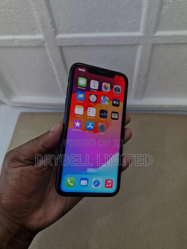 Apple iPhone XR 64 GB Black - thumbnail 4