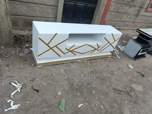 Modern Flat Stand