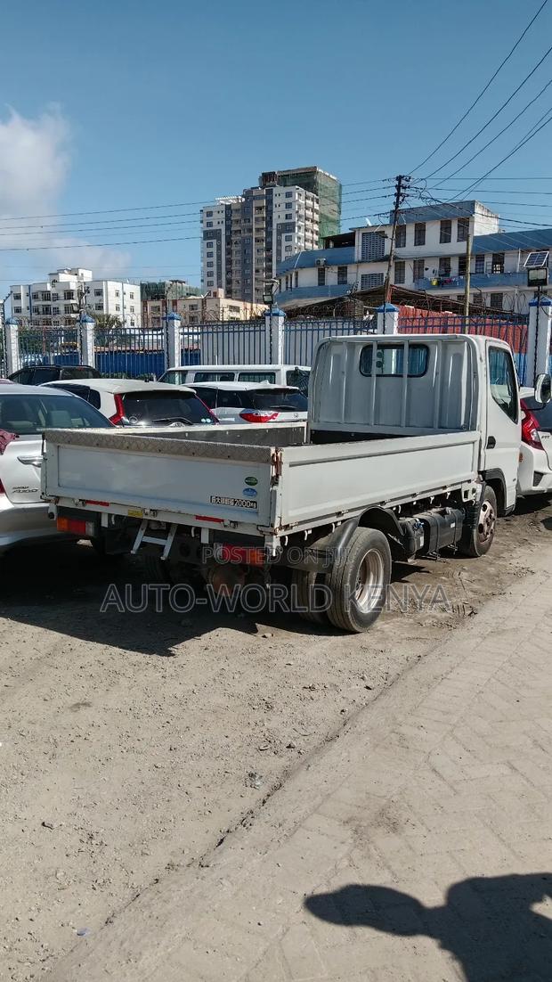 Mitsubishi Fuso Canter 2018 White - thumbnail 6