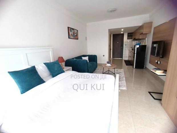 Studio Airbnb Apartment in Ruaka-Pool + Gym - thumbnail 7