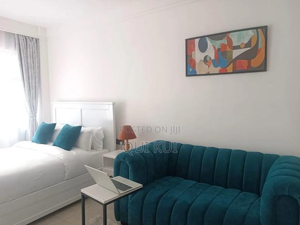 Studio Airbnb Apartment in Ruaka-Pool + Gym - thumbnail 2