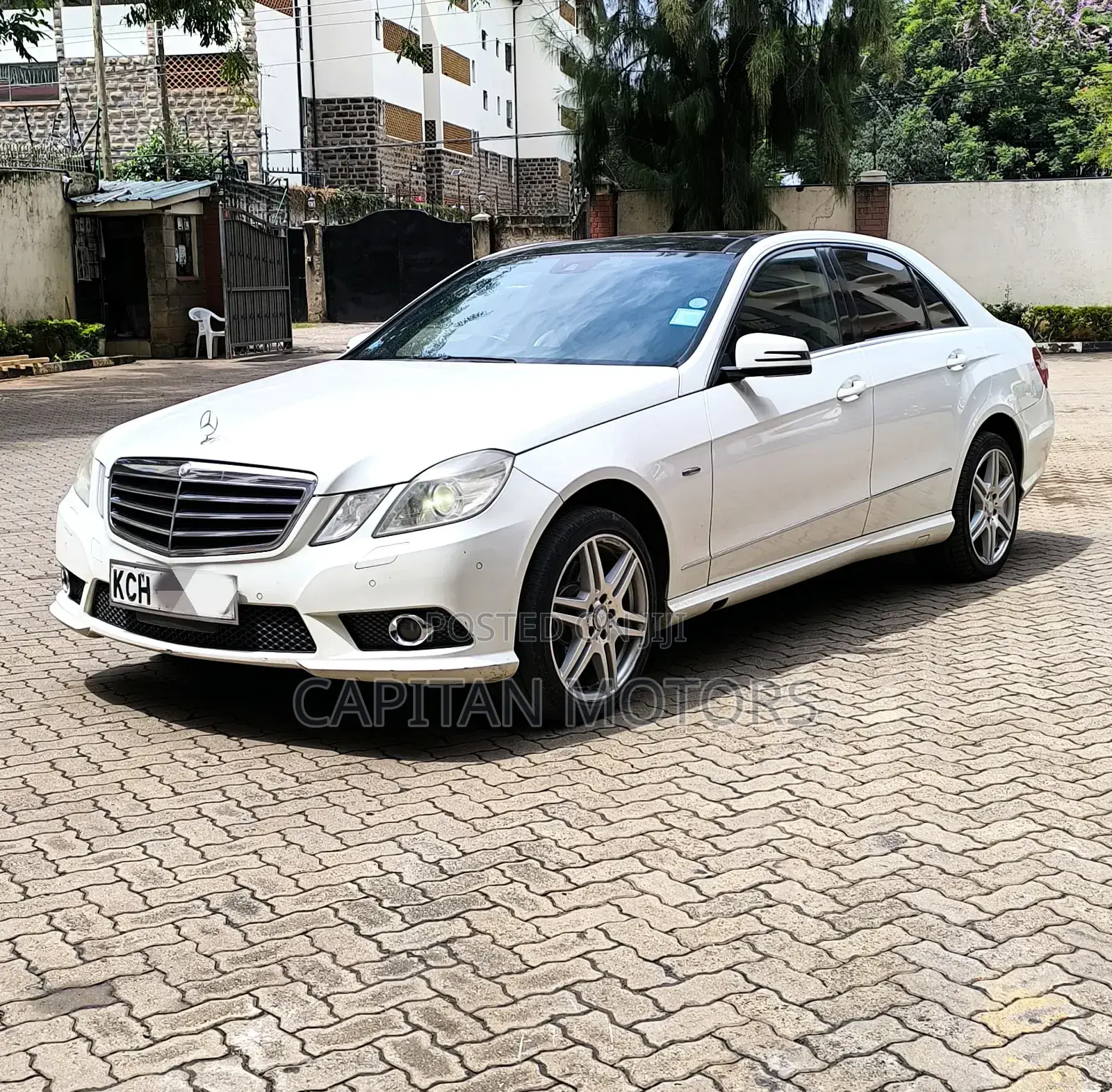 Mercedes-Benz E250 2010 Pearl