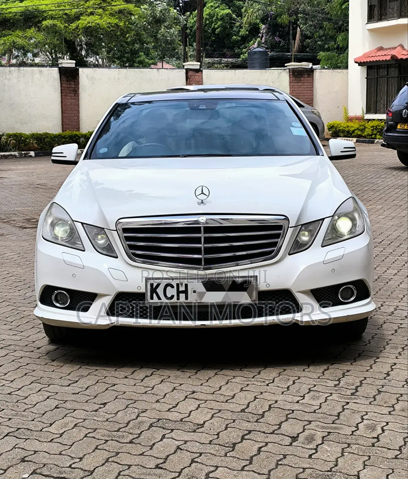 Mercedes-Benz E250 2010 Pearl